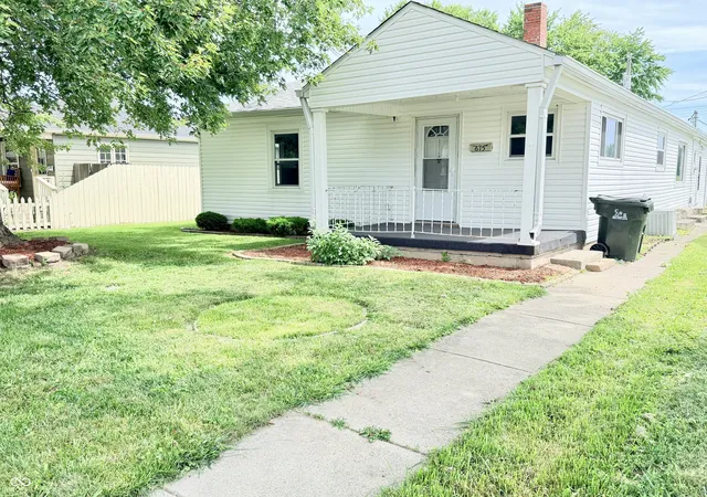 Photo 3 of Single family home for sale at 615 Poplar St, Fortville, IN 46040 | MLS# 22112265 | Listing updated on 2026-09-10