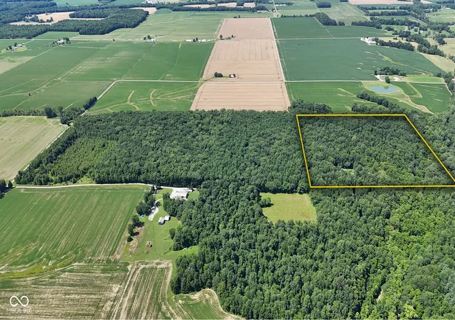 Photo 3 of Sale Pending at 3050 E County Rd 550 N, North Vernon, IN 47265 | MLS# 22112340 | Listing updated on 2026-09-11