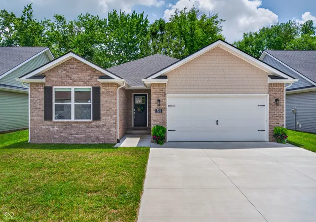 Photo 1 of Single family home for sale at 731 Maple Ave, Seymour, IN 47274 | MLS# 22112422 | Listing updated on 2026-09-14