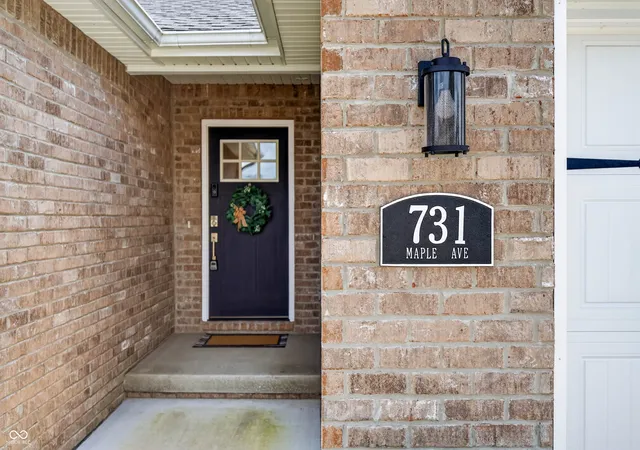 Photo 3 of Single family home for sale at 731 Maple Ave, Seymour, IN 47274 | MLS# 22112422 | Listing updated on 2026-09-14