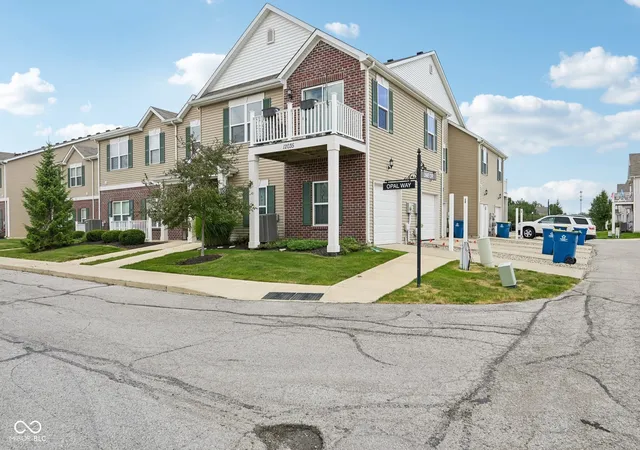 Photo 2 of Condo for sale at 12035 Zircon Ln #600, Fishers, IN 46038 | MLS# 22112453 | Listing updated on 2026-09-11