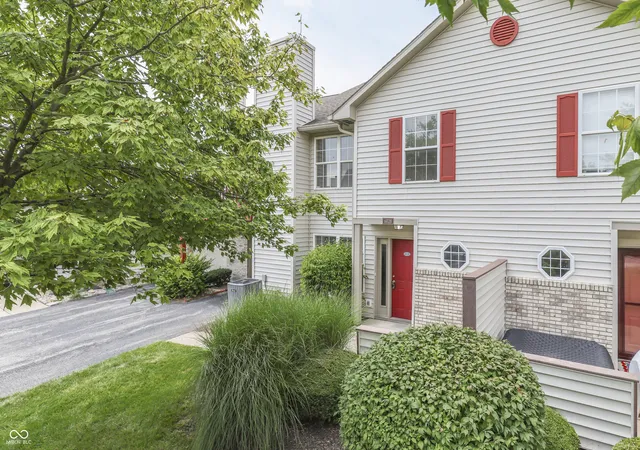 Photo 2 of Sale Pending at 6028 Wildcat Dr, Indianapolis, IN 46203 | MLS# 22112468 | Listing updated on 2026-09-11