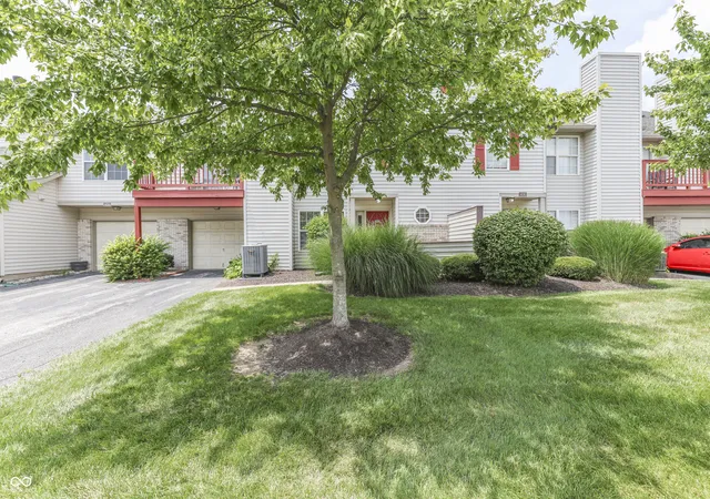 Photo 3 of Sale Pending at 6028 Wildcat Dr, Indianapolis, IN 46203 | MLS# 22112468 | Listing updated on 2026-09-11
