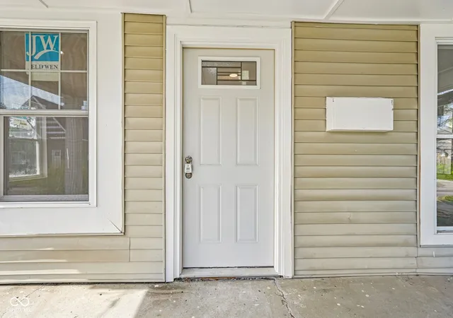 Photo 2 of Single family home for sale at 260 W Wiley St, Greenwood, IN 46142 | MLS# 22112475 | Listing updated on 2026-09-10