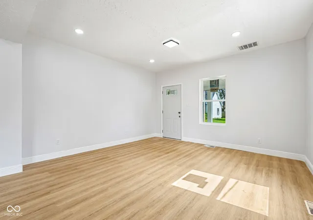 Photo 3 of Single family home for sale at 260 W Wiley St, Greenwood, IN 46142 | MLS# 22112475 | Listing updated on 2026-09-10