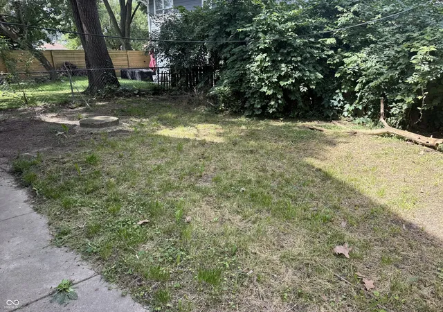 Photo 3 of Sale Pending at 1326 Union St, Indianapolis, IN 46225 | MLS# 22112603 | Listing updated on 2026-09-14