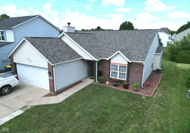 Photo 3 of Single family home for sale at 6641 Crestwell Ln, Indianapolis, IN 46268 | MLS# 22112647 | Listing updated on 2026-10-05