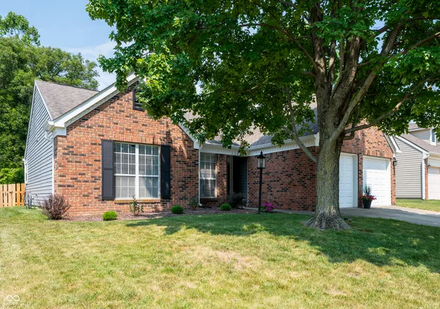 Photo 2 of Single family home for sale at 11416 Charleston Pkwy, Fishers, IN 46038 | MLS# 22112703 | Listing updated on 2026-09-10
