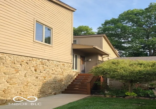 Photo 1 of Condo for sale at 305 Baywood Ct, Noblesville, IN 46062 | MLS# 22112724 | Listing updated on 2026-09-18