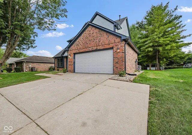 Photo 3 of Single family home for sale at 8518 Spend A Buck Dr, Indianapolis, IN 46217 | MLS# 22112744 | Listing updated on 2026-09-28