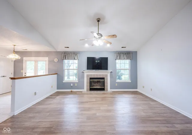 Photo 3 of Sale Pending at 12853 Longleaf Ln, Fishers, IN 46038 | MLS# 22113211 | Listing updated on 2026-09-21