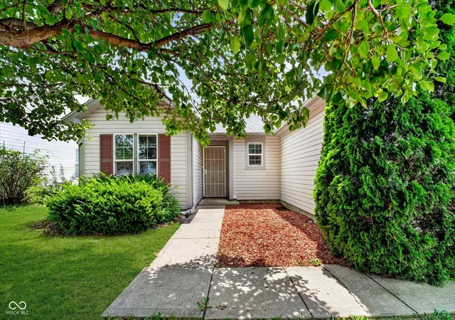 Photo 2 of Sale Pending at 10747 Mistflower Way, Indianapolis, IN 46235 | MLS# 22113243 | Listing updated on 2026-09-24