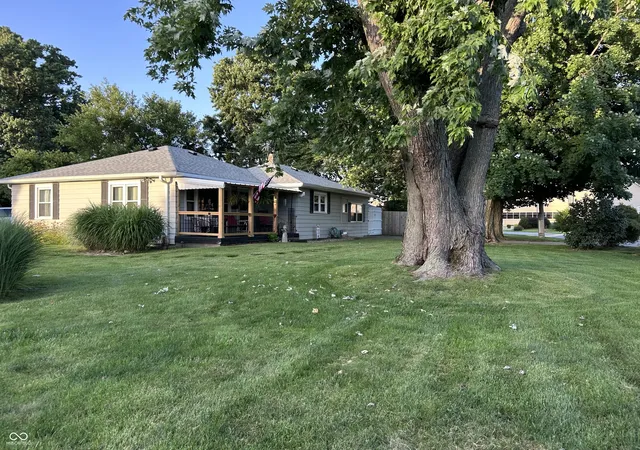 Photo 4 of Single Family Residence at 906 Harlan St, Plainfield, IN 46168 | MLS# 22113296 | | Sold on 2026-10-09