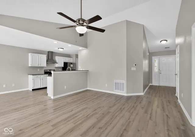 Photo 3 of Sale Pending at 1465 Quinlan Ct, Indianapolis, IN 46217 | MLS# 22113315 | Listing updated on 2026-10-02