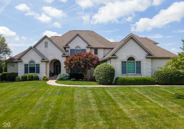 Photo 3 of Sale Pending at 10658 Reel Crk Ln, Brownsburg, IN 46112 | MLS# 22113389 | Listing updated on 2026-09-15
