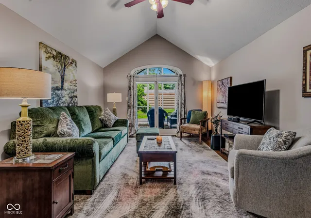 Photo 2 of Single family home for sale at 565 Luse Dr, Columbus, IN 47201 | MLS# 22113776 | Listing updated on 2026-09-10