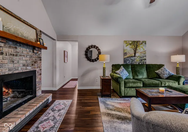 Photo 3 of Single family home for sale at 565 Luse Dr, Columbus, IN 47201 | MLS# 22113776 | Listing updated on 2026-09-10