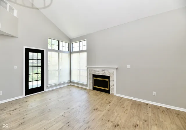 Photo 4 of Condo for sale at 4721 Charrington Cir, Indianapolis, IN 46254 | MLS# 22113912 | Listing updated on 2026-09-10