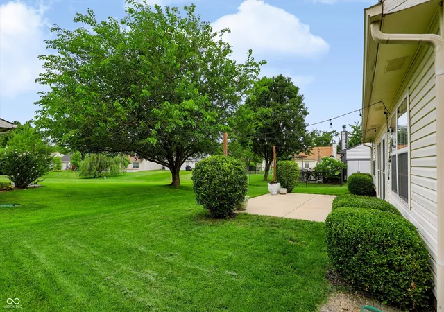 Photo 3 of Single family home for sale at 10348 Northbrook Dr, Fishers, IN 46038 | MLS# 22113940 | Listing updated on 2026-10-22