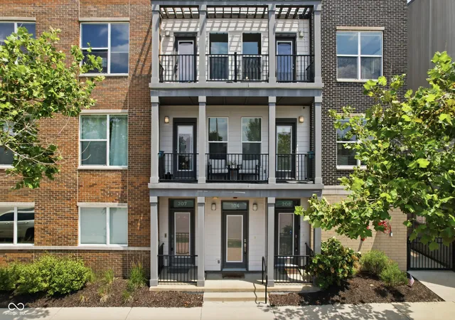 Photo 1 of Condo for sale at 727 N Illinois St #104, Indianapolis, IN 46204 | MLS# 22114071 | Listing updated on 2026-09-11