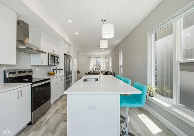 Photo 3 of Condo for sale at 727 N Illinois St #104, Indianapolis, IN 46204 | MLS# 22114071 | Listing updated on 2026-09-11