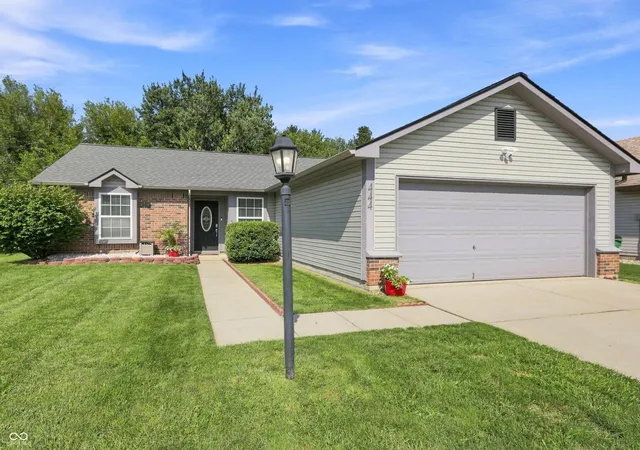 Photo 2 of Single family home for sale at 444 E Pine Ridge Dr, Westfield, IN 46074 | MLS# 22114073 | Listing updated on 2026-09-24