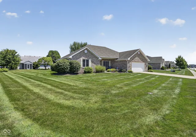 Photo 3 of Condo for sale at 1154 Brunes Blvd, Brownsburg, IN 46112 | MLS# 22114124 | Listing updated on 2026-09-28