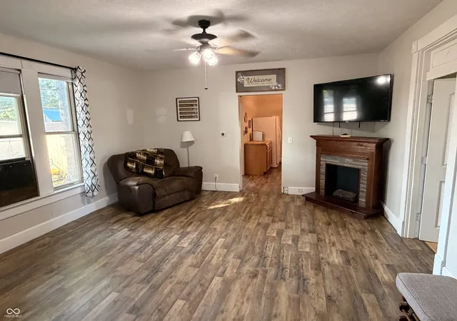 Photo 3 of Single family home for sale at 102 Railroad St, Elizabethtown, IN 47232 | MLS# 22114203 | Listing updated on 2026-09-25