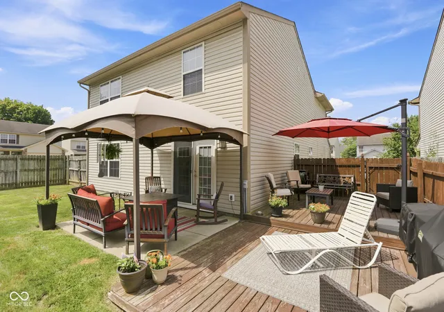 Photo 2 of Single family home for sale at 7713 Lake Vista Ln, Indianapolis, IN 46217 | MLS# 22114204 | Listing updated on 2026-09-22