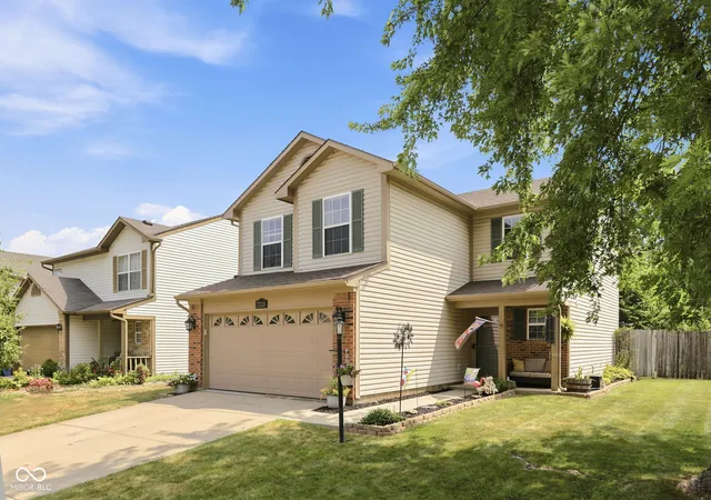 Photo 3 of Single family home for sale at 7713 Lake Vista Ln, Indianapolis, IN 46217 | MLS# 22114204 | Listing updated on 2026-09-22