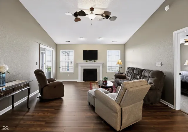 Photo 4 of Single family home for sale at 19257 Fox Chase Dr, Noblesville, IN 46062 | MLS# 22114319 | Listing updated on 2026-10-09