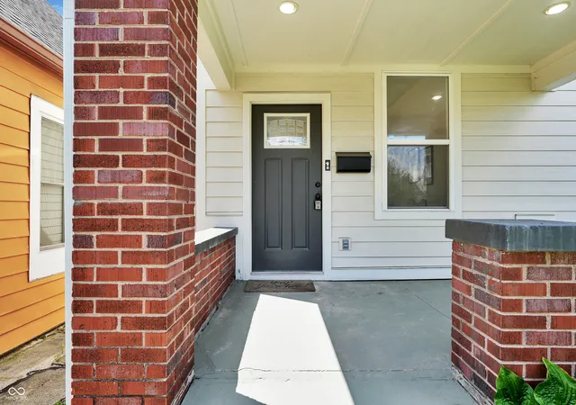 Photo 4 of Single family home for sale at 1547 Spann Ave, Indianapolis, IN 46203 | MLS# 22114364 | Listing updated on 2026-09-23