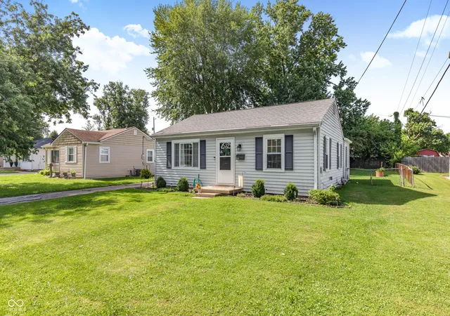 Photo 3 of Sale Pending at 156 E Carlisle St, Mooresville, IN 46158 | MLS# 22114419 | Listing updated on 2026-09-15