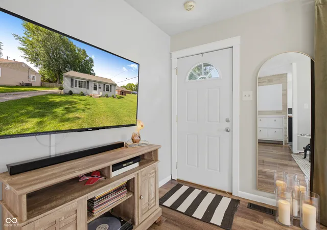 Photo 4 of Sale Pending at 156 E Carlisle St, Mooresville, IN 46158 | MLS# 22114419 | Listing updated on 2026-09-15