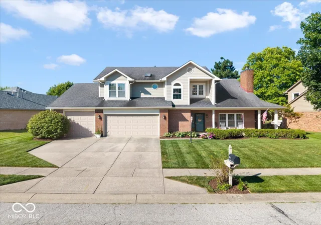 Photo 3 of Sale Pending at 7802 Santolina Dr, Indianapolis, IN 46237 | MLS# 22114493 | Listing updated on 2026-10-06