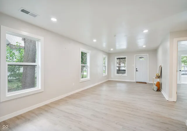 Photo 3 of Single family home for sale at 710 S State, Greenfield, IN 46140 | MLS# 22114495 | Listing updated on 2026-09-29