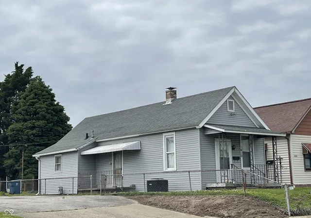 Photo 1 of Single family home for sale at 1610 N 4th Street, Terre Haute, IN 47804 | MLS# 22114516 | Listing updated on 2026-09-11