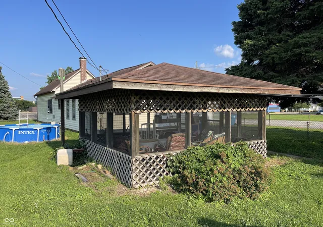 Photo 4 of Single family home for sale at 1614 N 4th Street, Terre Haute, IN 47804 | MLS# 22114546 | Listing updated on 2026-09-15