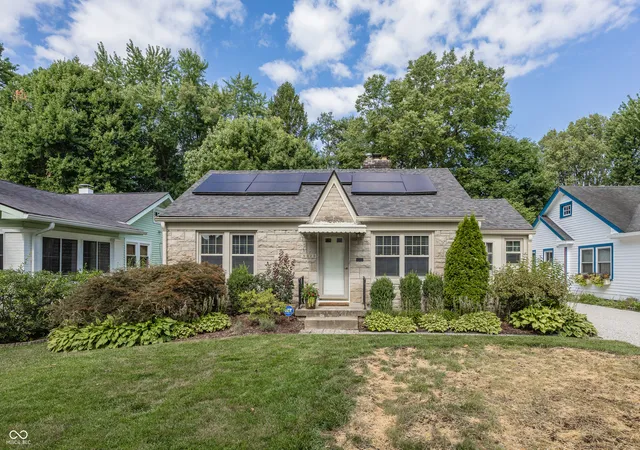 Photo 1 of Single family home for sale at 5828 Indianola Ave, Indianapolis, IN 46220 | MLS# 22114588 | Listing updated on 2026-10-03