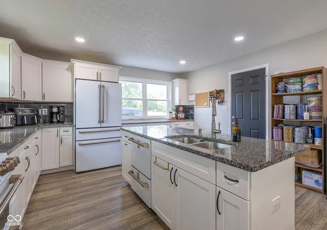 Photo 3 of Single family home for sale at 647 N 100 West, Franklin, IN 46131 | MLS# 22114628 | Listing updated on 2026-09-14