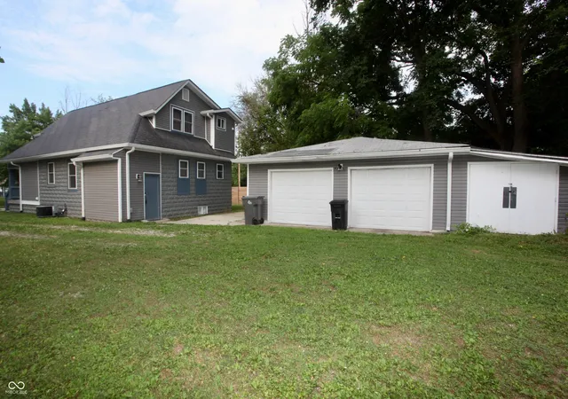 Photo 3 of Single family home for sale at 1218 E Edwards Ave, Indianapolis, IN 46227 | MLS# 22114661 | Listing updated on 2026-10-26