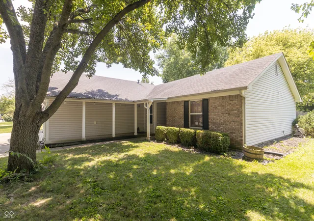 Photo 2 of Single family home for sale at 101 Canterbury Rd, Pendleton, IN 46064 | MLS# 22114884 | Listing updated on 2026-09-10