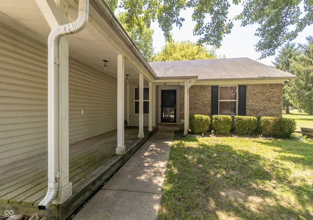Photo 3 of Single family home for sale at 101 Canterbury Rd, Pendleton, IN 46064 | MLS# 22114884 | Listing updated on 2026-09-10