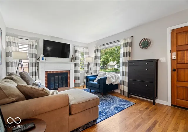 Photo 3 of Sale Pending at 2515 E 58th Street, Indianapolis, IN 46220 | MLS# 22114962 | Listing updated on 2026-10-28