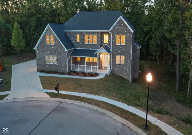 Photo 3 of Single family home for sale at 372 Foxboro Dr, Avon, IN 46123 | MLS# 22114994 | Listing updated on 2026-09-10