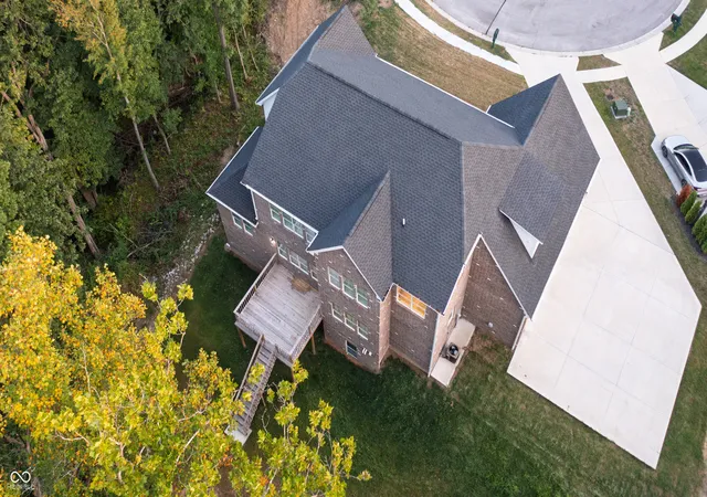 Photo 3 of Single family home for sale at 372 Foxboro Dr, Avon, IN 46123 | MLS# 22114994 | Listing updated on 2026-09-10