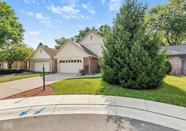 Photo 3 of Sale Pending at 12424 Charing Cross Rd, Carmel, IN 46033 | MLS# 22115017 | Listing updated on 2026-09-11