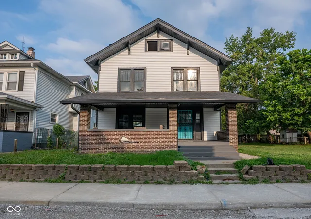Photo 1 of Single family home for sale at 24 Hendricks Pl, Indianapolis, IN 46201 | MLS# 22115030 | Listing updated on 2026-09-14