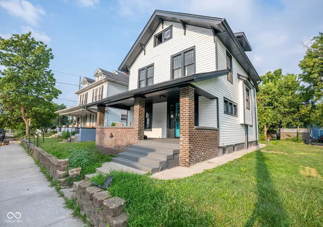 Photo 3 of Single family home for sale at 24 Hendricks Pl, Indianapolis, IN 46201 | MLS# 22115030 | Listing updated on 2026-09-14