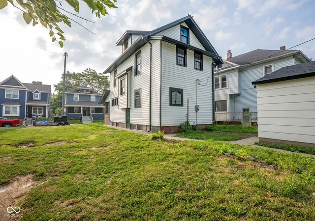 Photo 3 of Single family home for sale at 24 Hendricks Pl, Indianapolis, IN 46201 | MLS# 22115030 | Listing updated on 2026-09-14